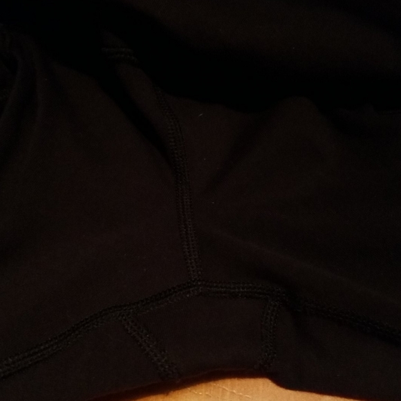 Cropped Lululemon black size 4 - Picture 8 of 8